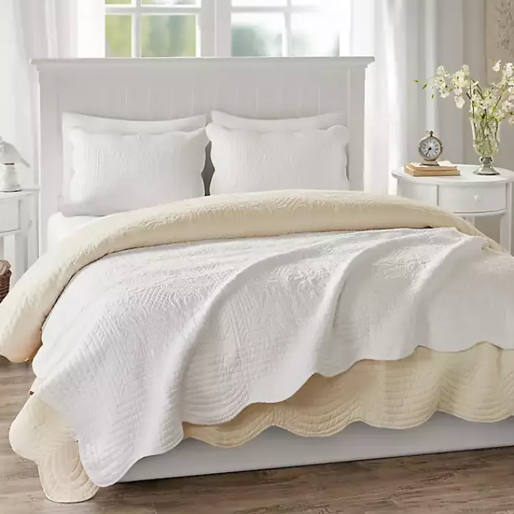 Discount Oversized Quilted Scalloped Edge Throw Blankets & Throws